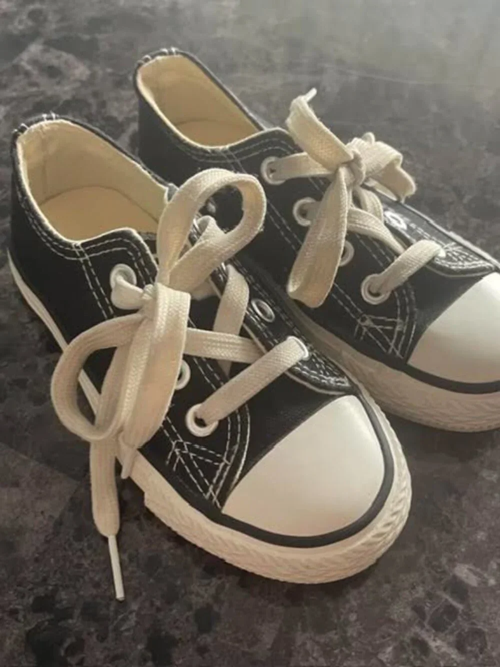 Kids Black & White Low-Top Canvas Sneakers – Size 25/26